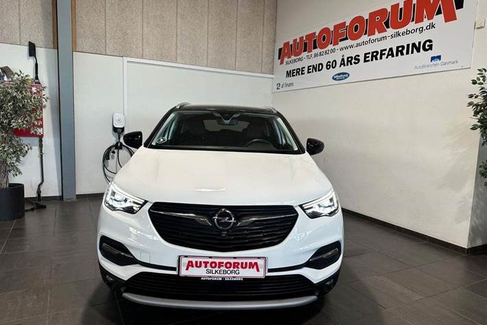 Hvid Opel Grandland X fra 2021