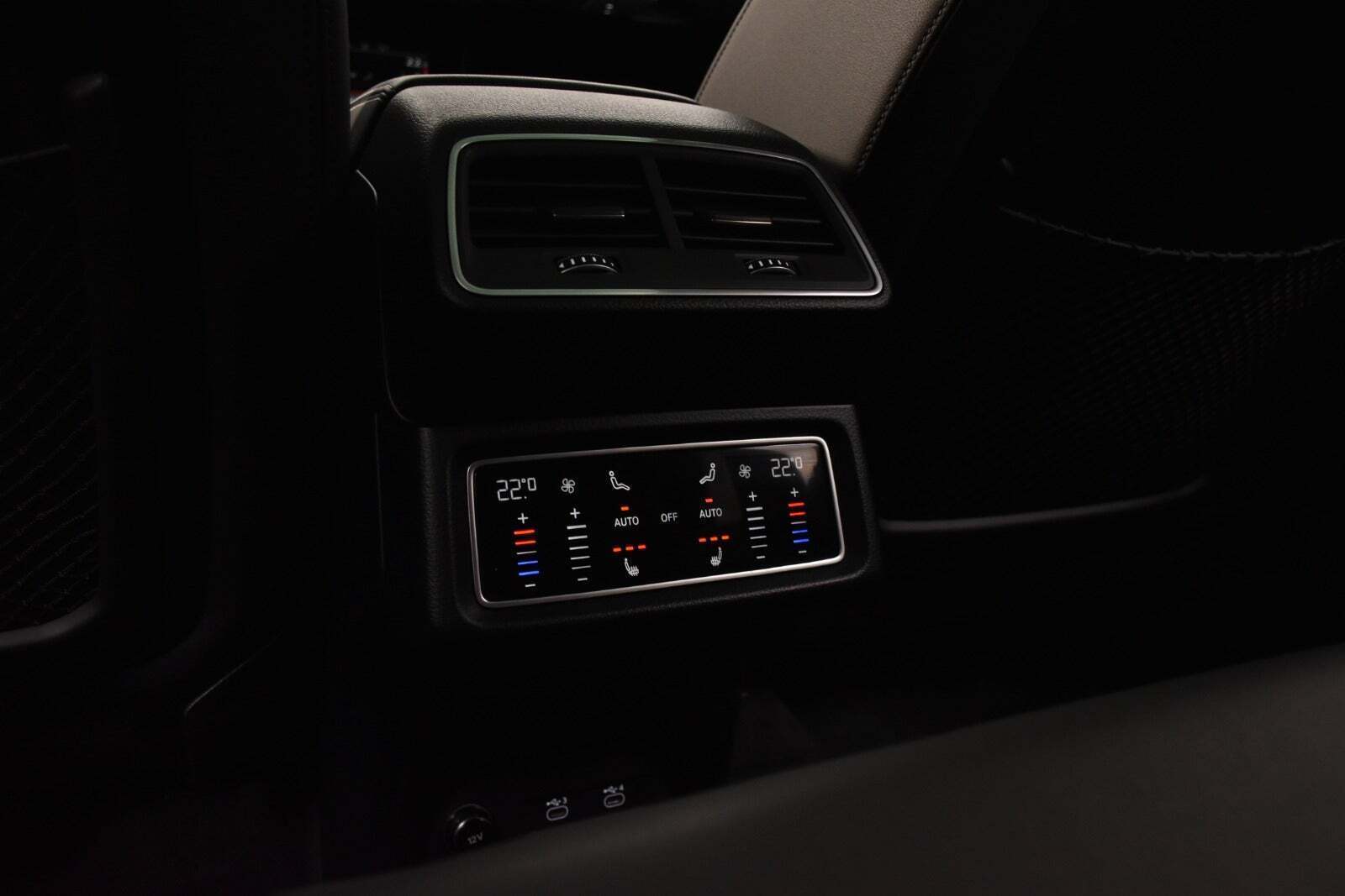 Hvid Audi e-tron fra 2021
