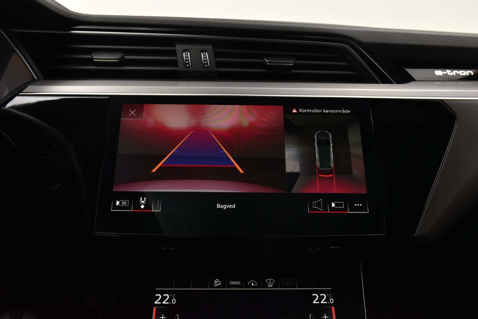 Hvid Audi e-tron fra 2021