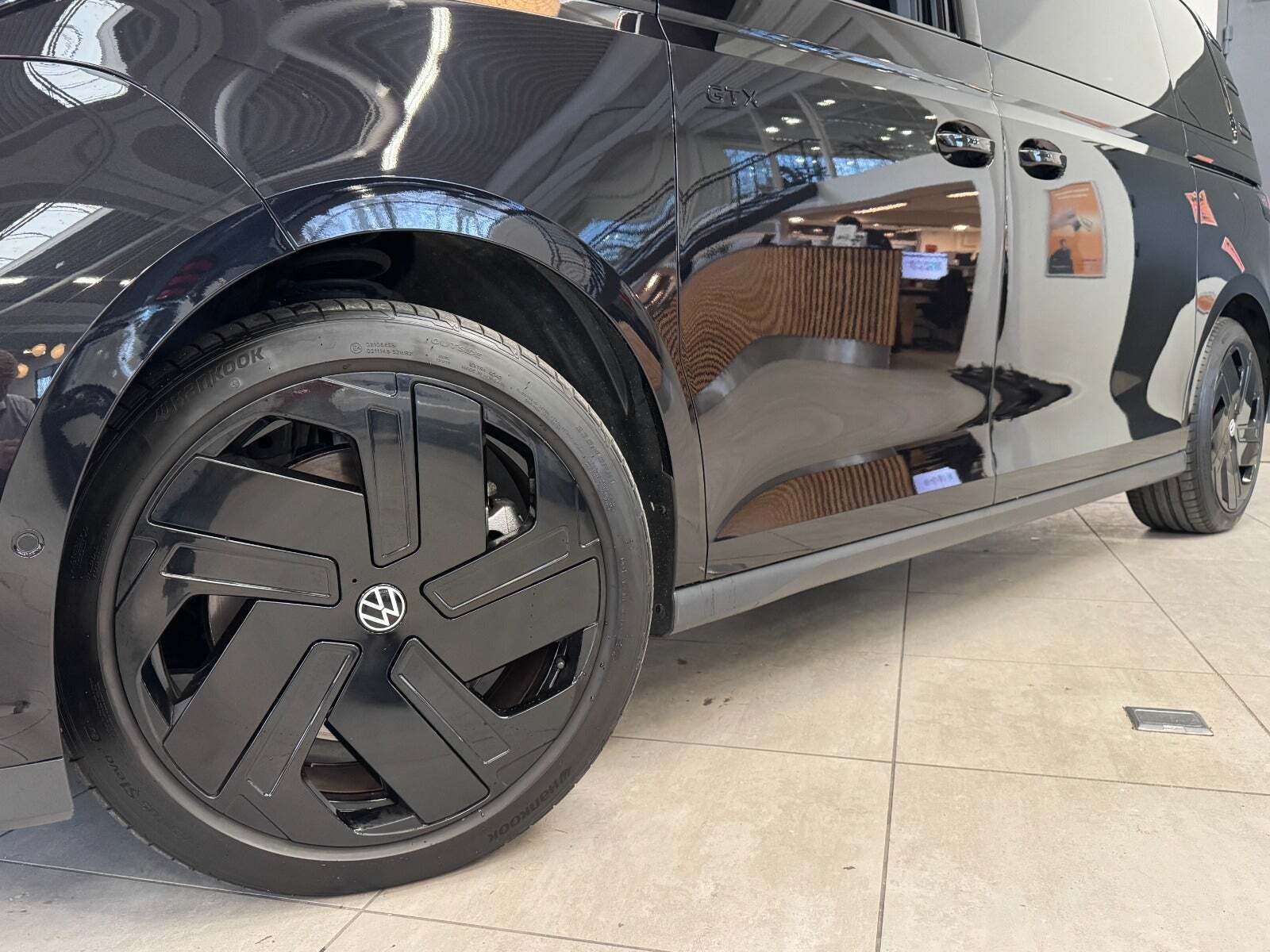 Sort VW ID.Buzz fra 2025