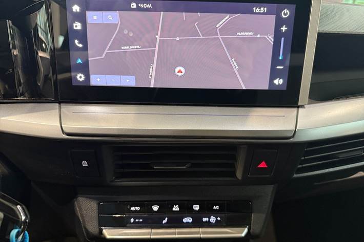 Blå Opel Frontera fra 2025