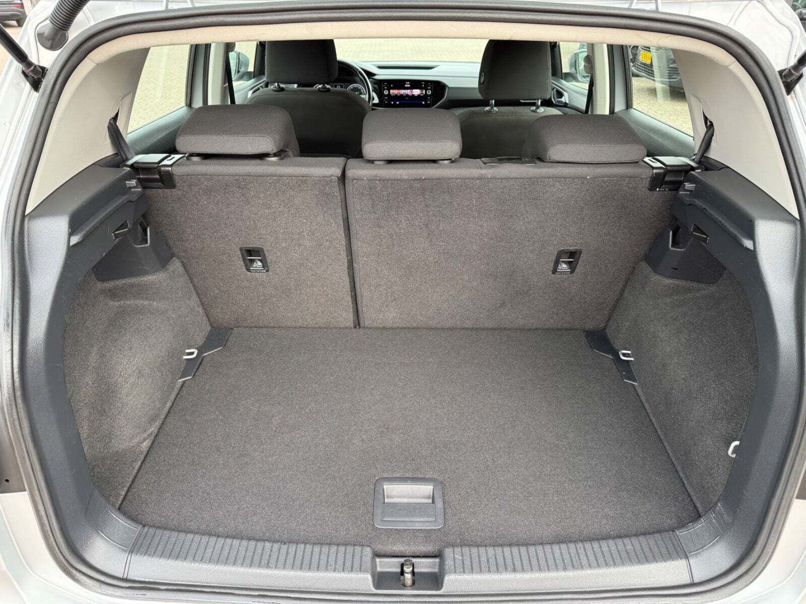 Sølv VW T-Cross fra 2020