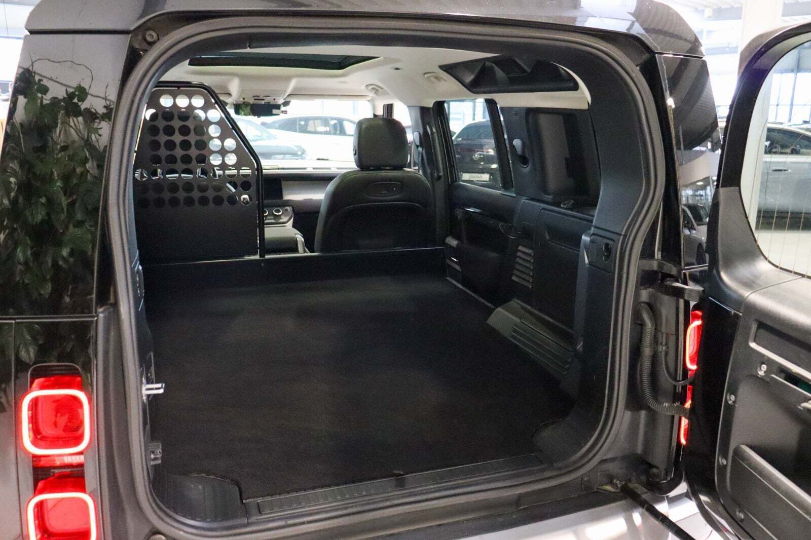 Land Rover Defender 110 3,0 D250 aut. Van