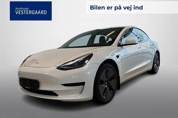 Hvid Tesla Model 3 fra 2021