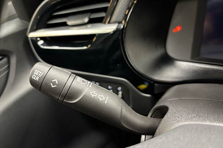 Grå Opel Corsa fra 2021