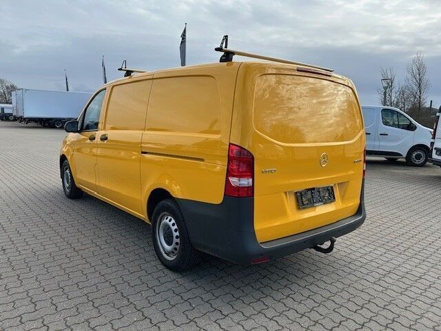 Gul Mercedes Vito 114 fra 2021