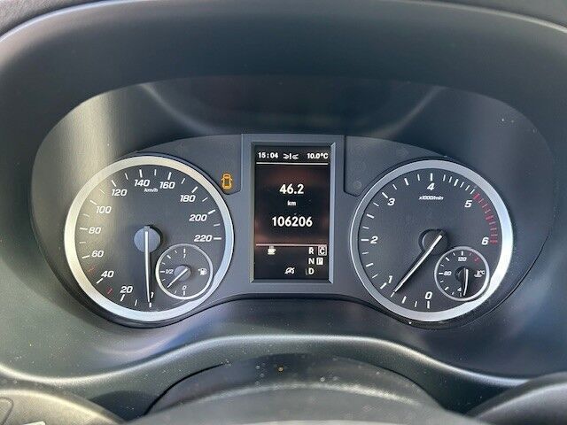 Gul Mercedes Vito 114 fra 2021