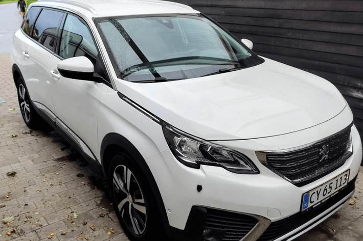 Hvid Peugeot 5008 fra 2019