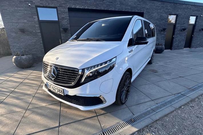Hvid Mercedes EQV300 fra 2021