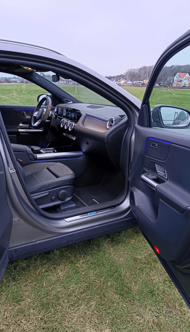 Grå Mercedes EQA250 fra 2021