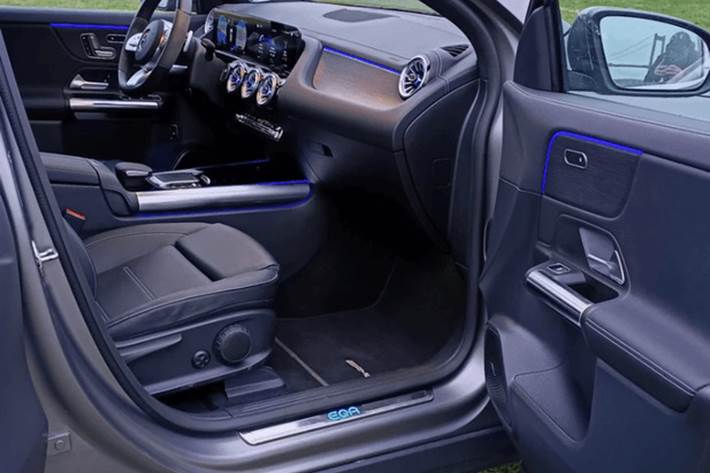 Grå Mercedes EQA250 fra 2021