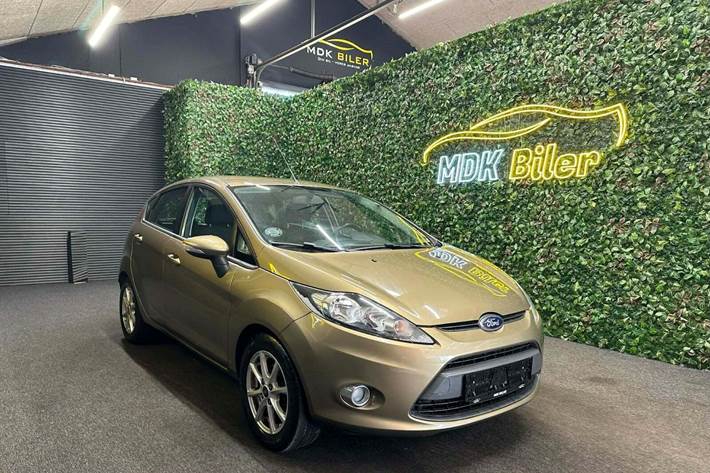 undefined Ford Fiesta fra 2012 set udefra