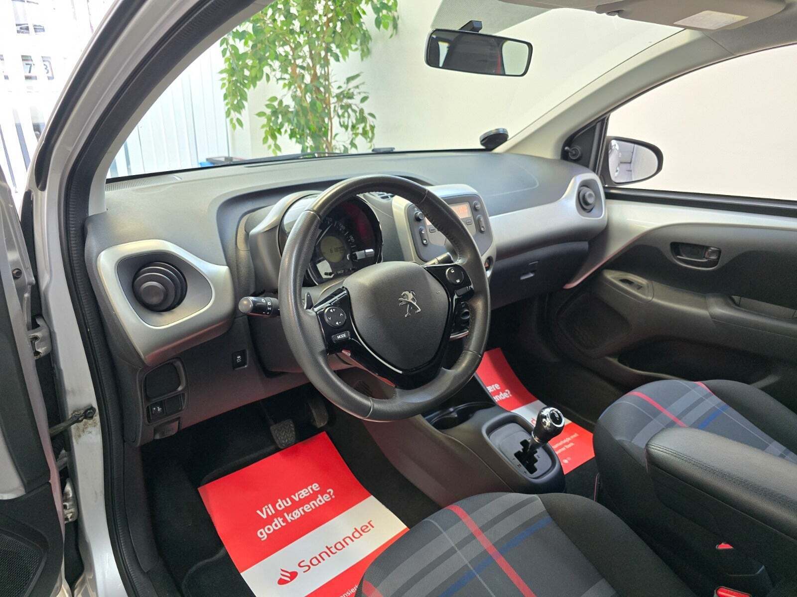 Sølv Peugeot 108 fra 2014