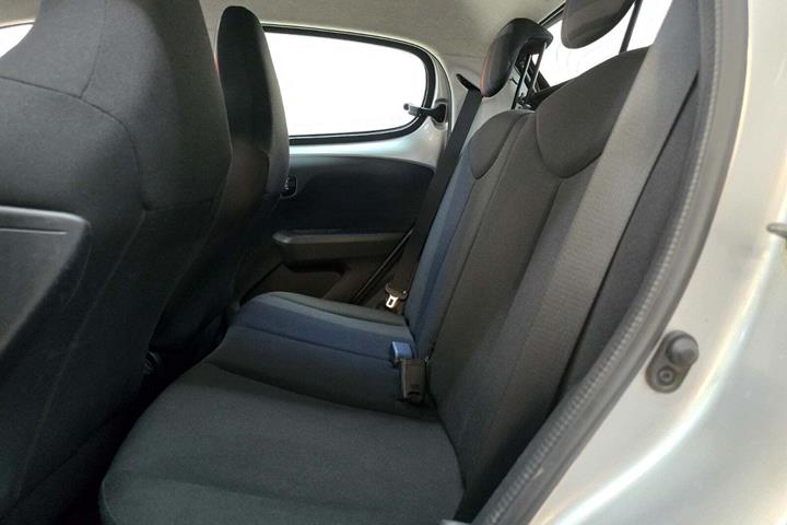 Sølv Peugeot 108 fra 2014