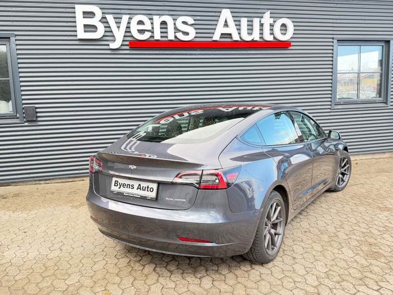 Tesla Model 3 Long Range AWD