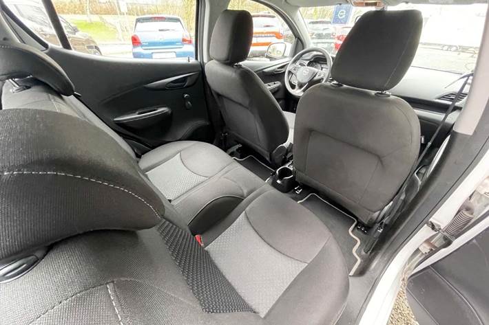 Hvid Opel Karl fra 2016