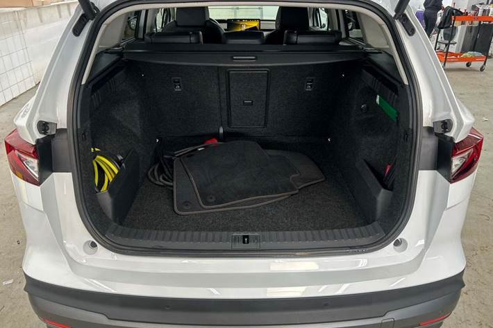 Hvid Skoda Enyaq fra 2022