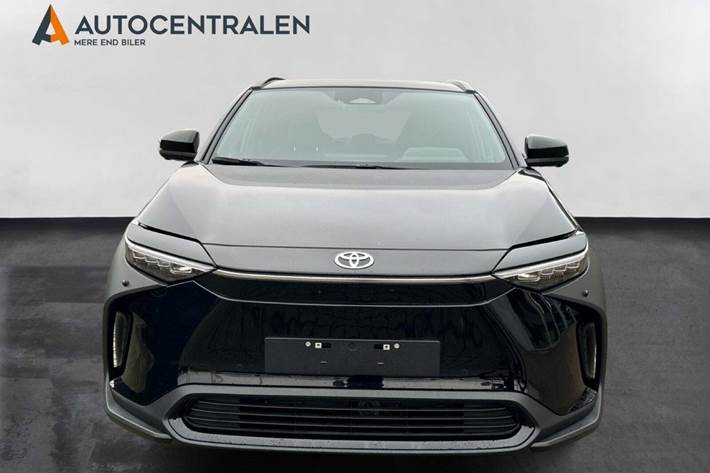 Sort Toyota BZ4X fra 2025
