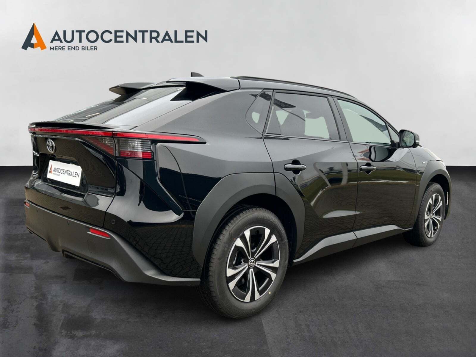 Toyota BZ4X Business+