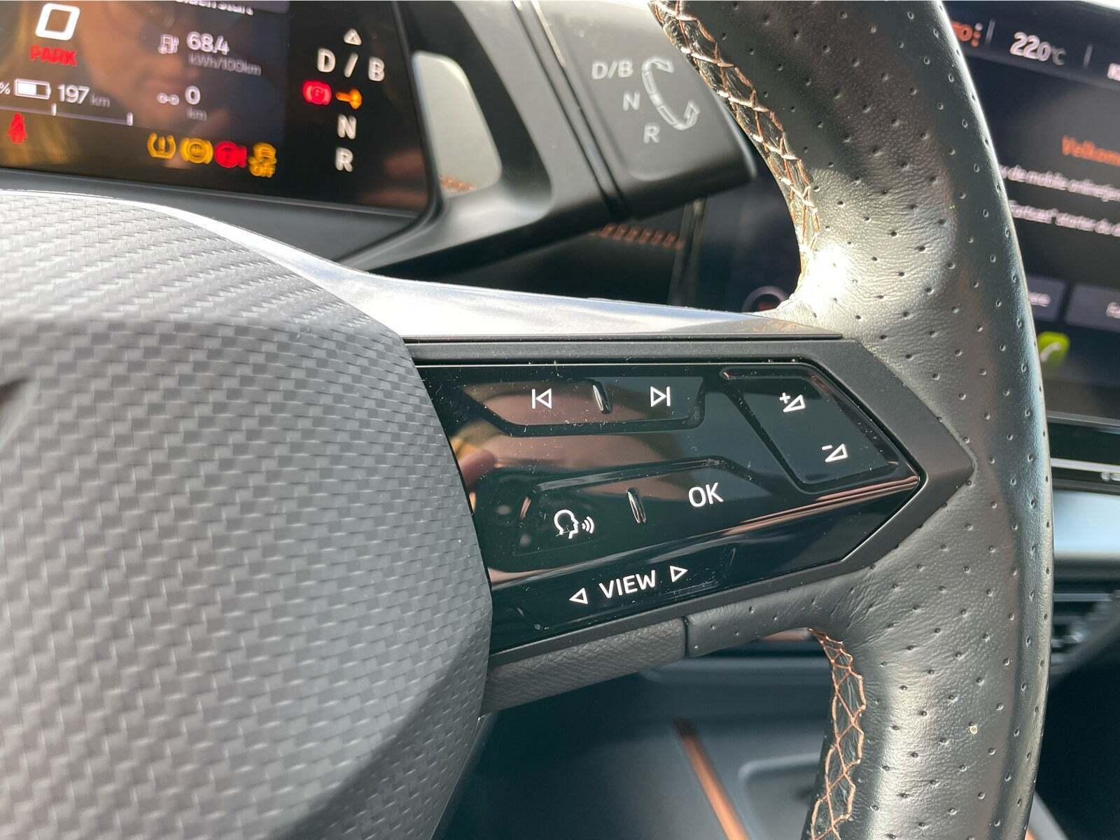 Grå Cupra Born fra 2023