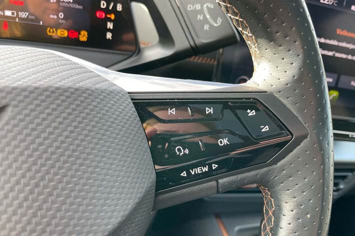 Grå Cupra Born fra 2023