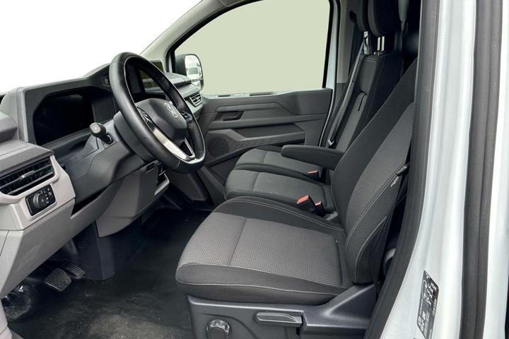 Hvid VW Transporter fra 2025