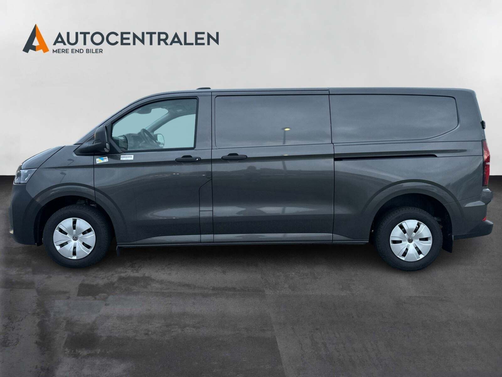 Grå VW Transporter fra 2025