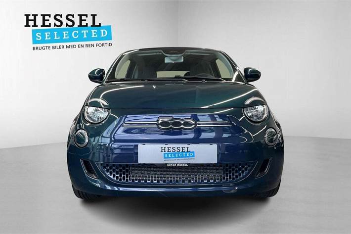 Blå Fiat 500e fra 2022