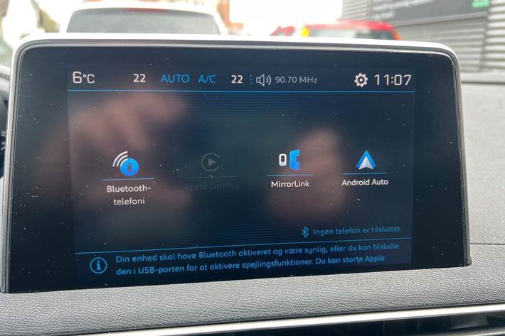 Grå Peugeot 5008 fra 2017