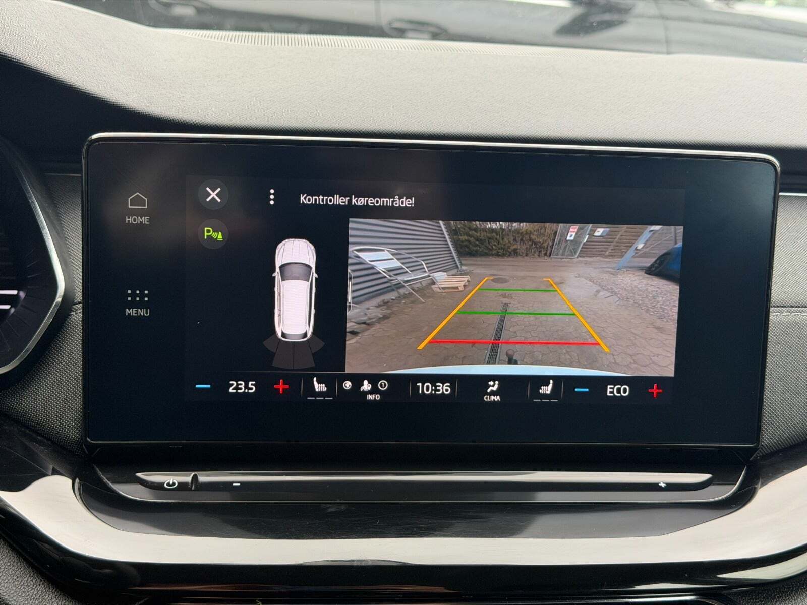 Hvid Skoda Octavia fra 2021