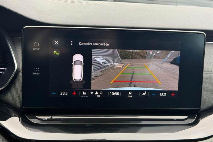 Hvid Skoda Octavia fra 2021