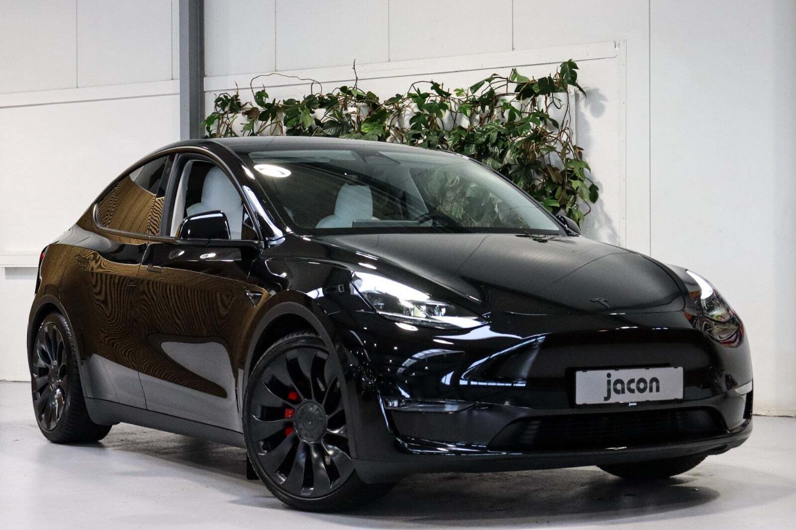 Tesla Model Y Performance AWD