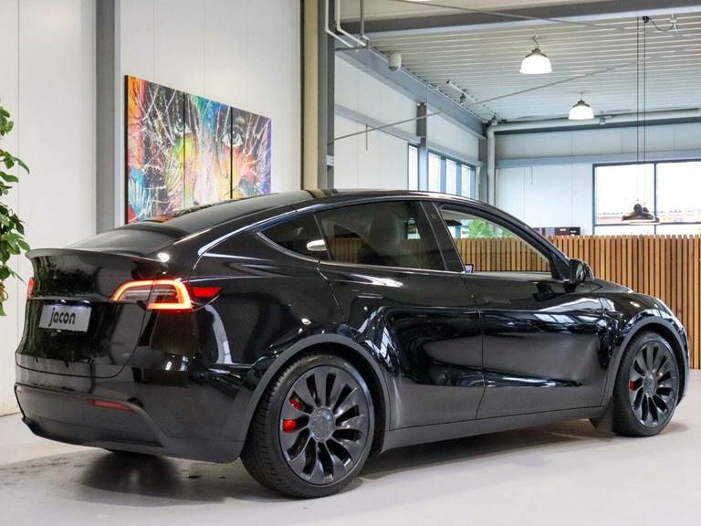 Tesla Model Y Performance AWD