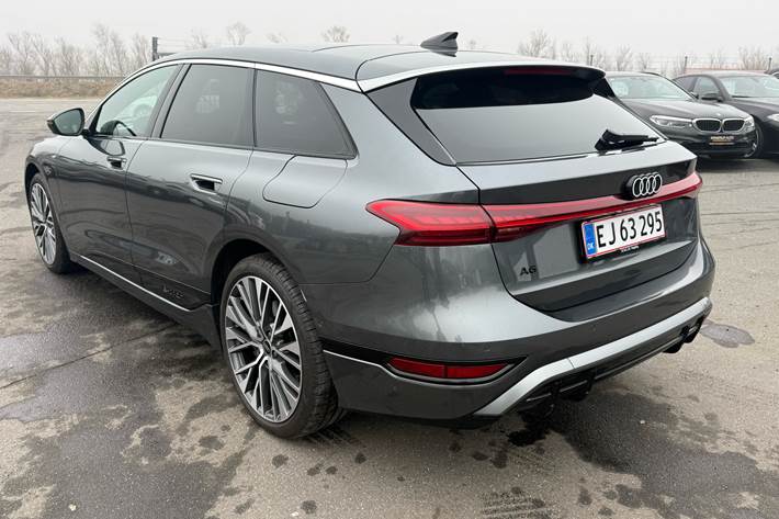 Grå Audi A6 fra 2025