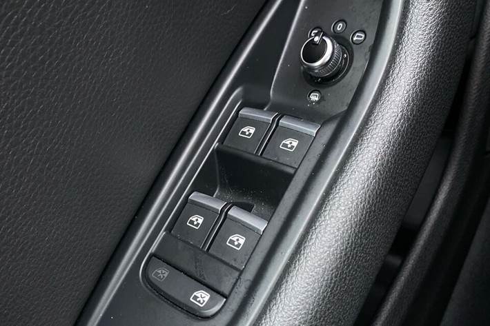 Grå Audi A4 fra 2019