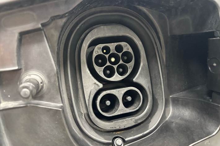 Hvid Skoda Enyaq fra 2021