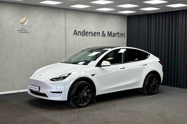 Hvid Tesla Model Y fra 2022