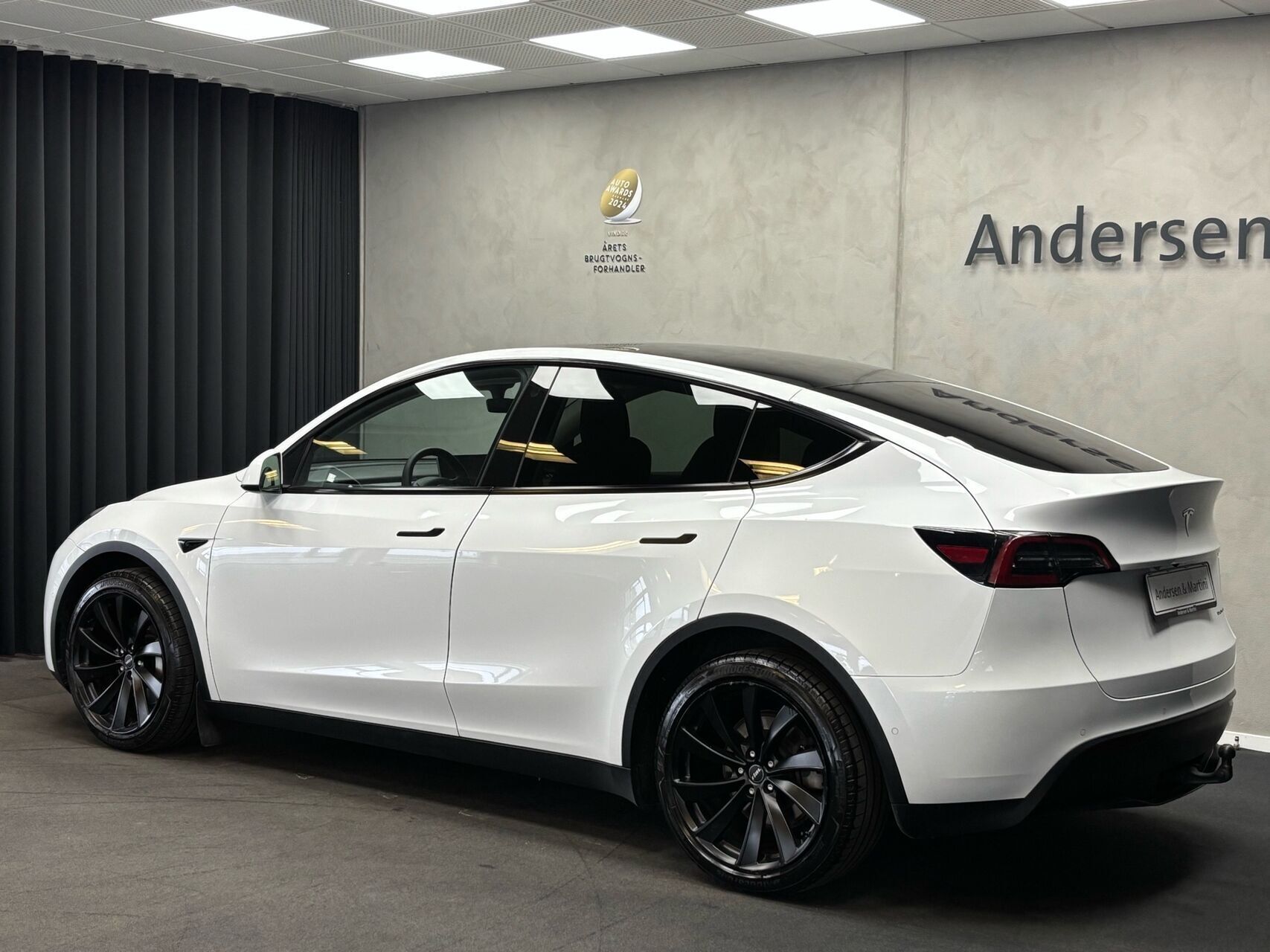 Tesla Model Y EL Long Range AWD 514HK 5d Aut.