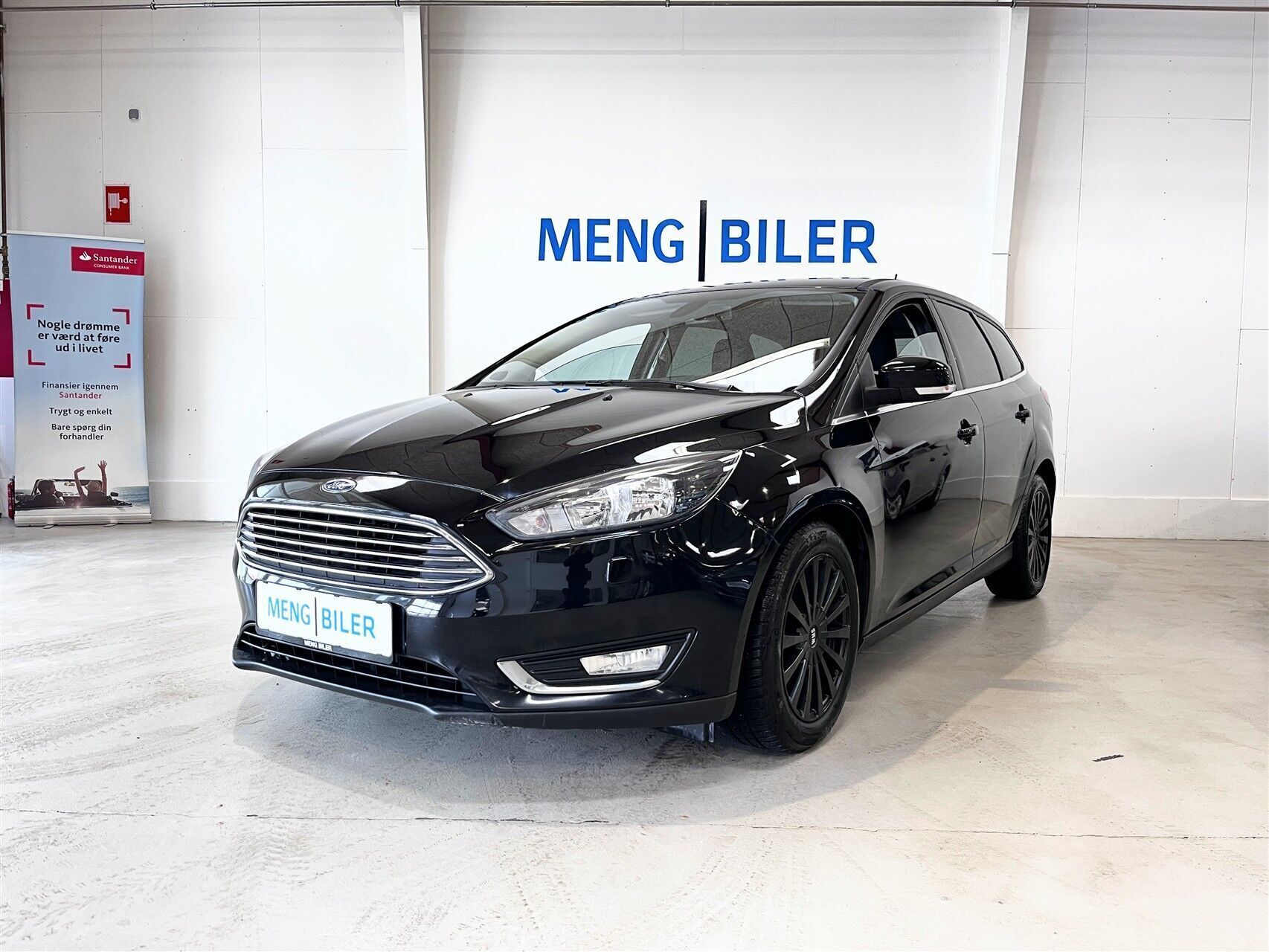 Sort Ford Focus fra 2017 set udefra