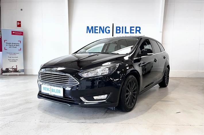 Sort Ford Focus fra 2017 set udefra