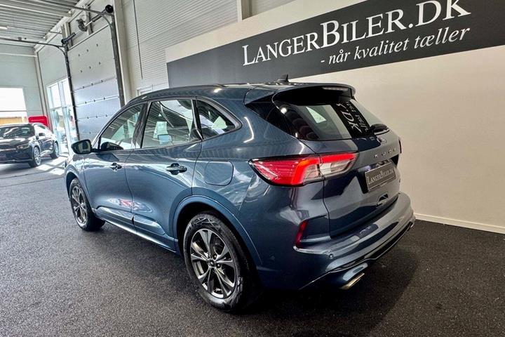 Blå Ford Kuga fra 2022