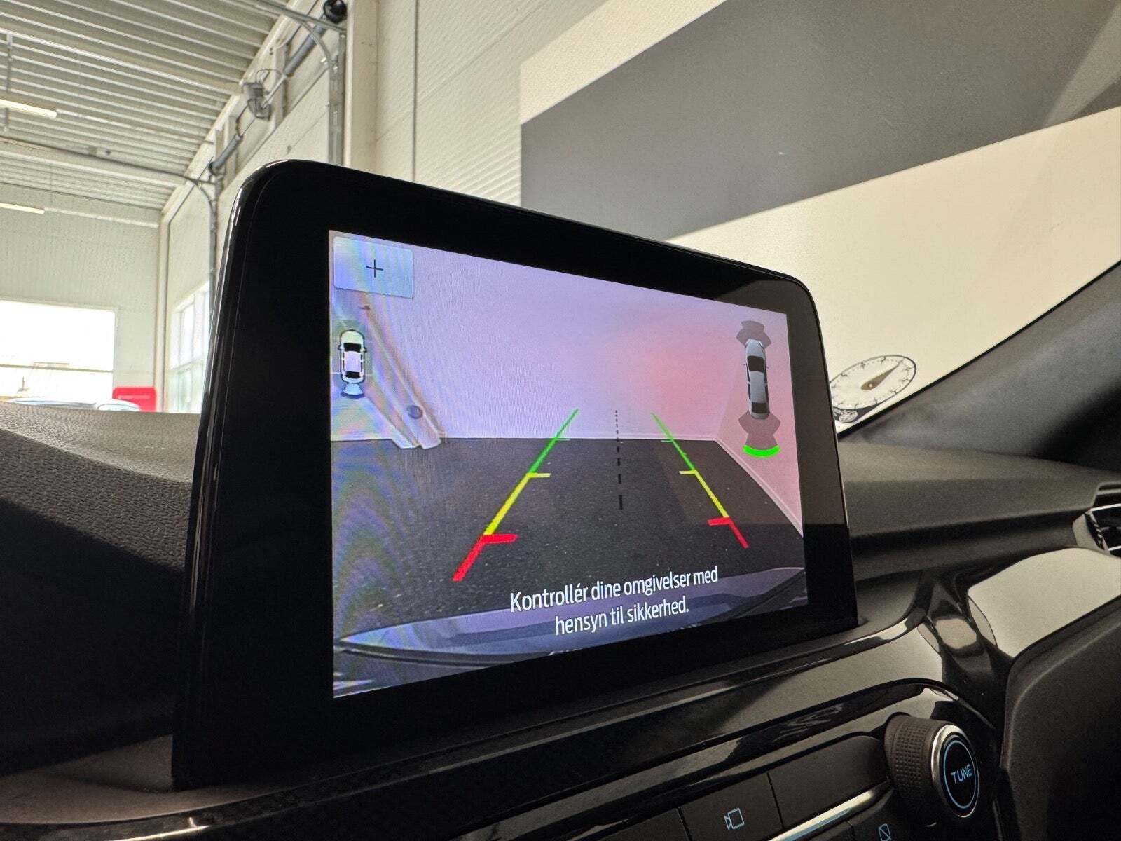 Blå Ford Kuga fra 2022