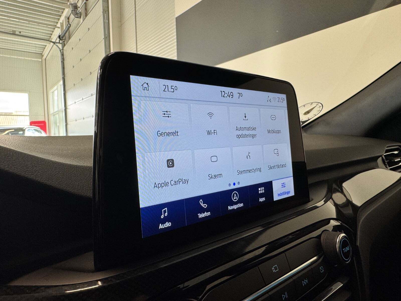 Blå Ford Kuga fra 2022