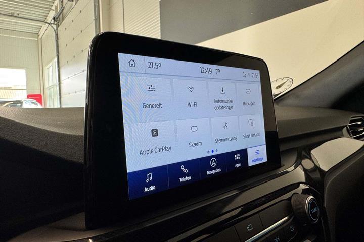 Blå Ford Kuga fra 2022