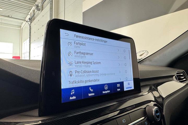 Blå Ford Kuga fra 2022