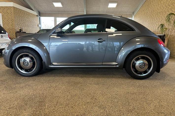 Grå VW The Beetle fra 2016
