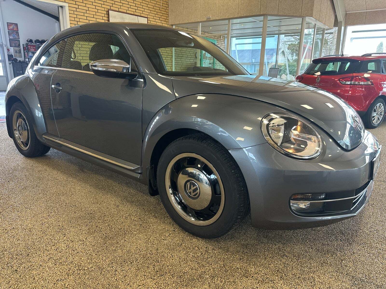 Grå VW The Beetle fra 2016