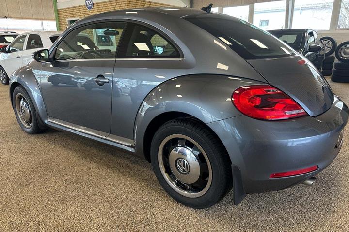 Grå VW The Beetle fra 2016