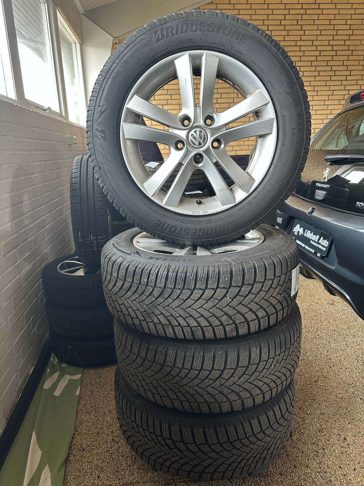 Grå VW The Beetle fra 2016