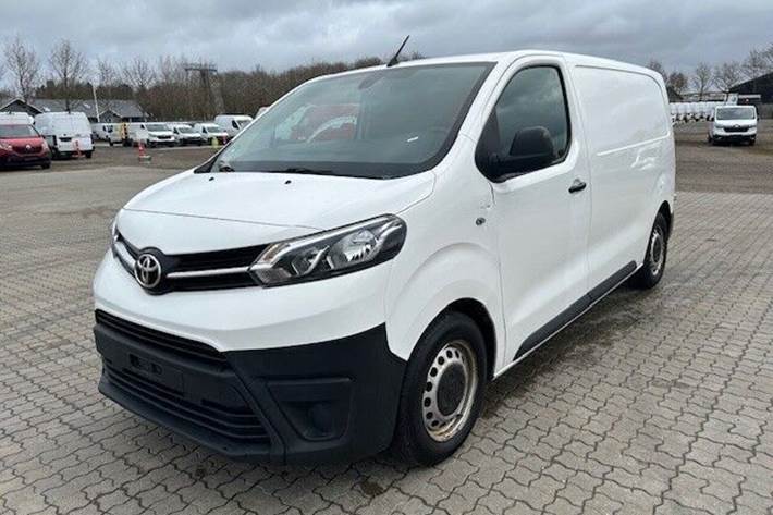 Hvid Toyota ProAce fra 2019